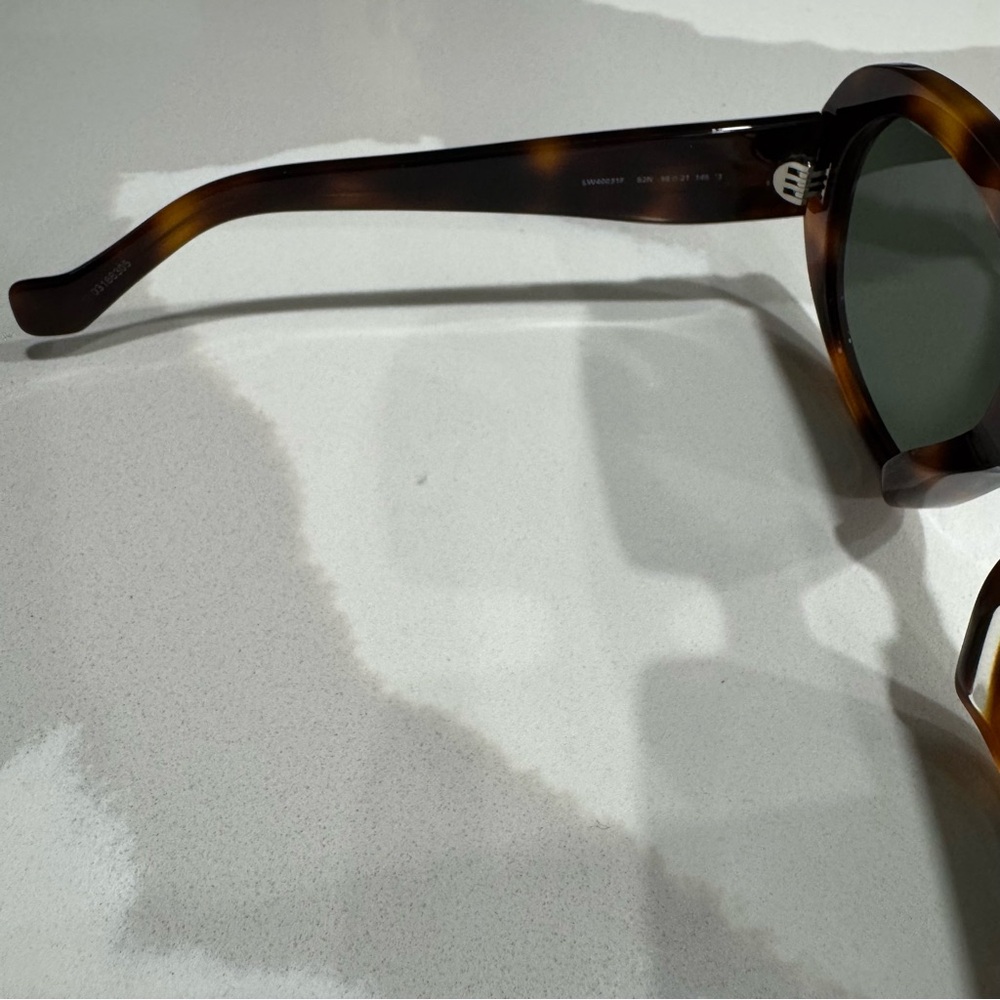 LOEWE Tortoiseshell Round Sunglasses - Picture 6 of 11